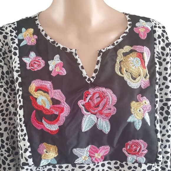 Emery Rose Size  5X (4XLLightweight Leopard Print Flower Embroidered Blouse - Picture 2 of 10